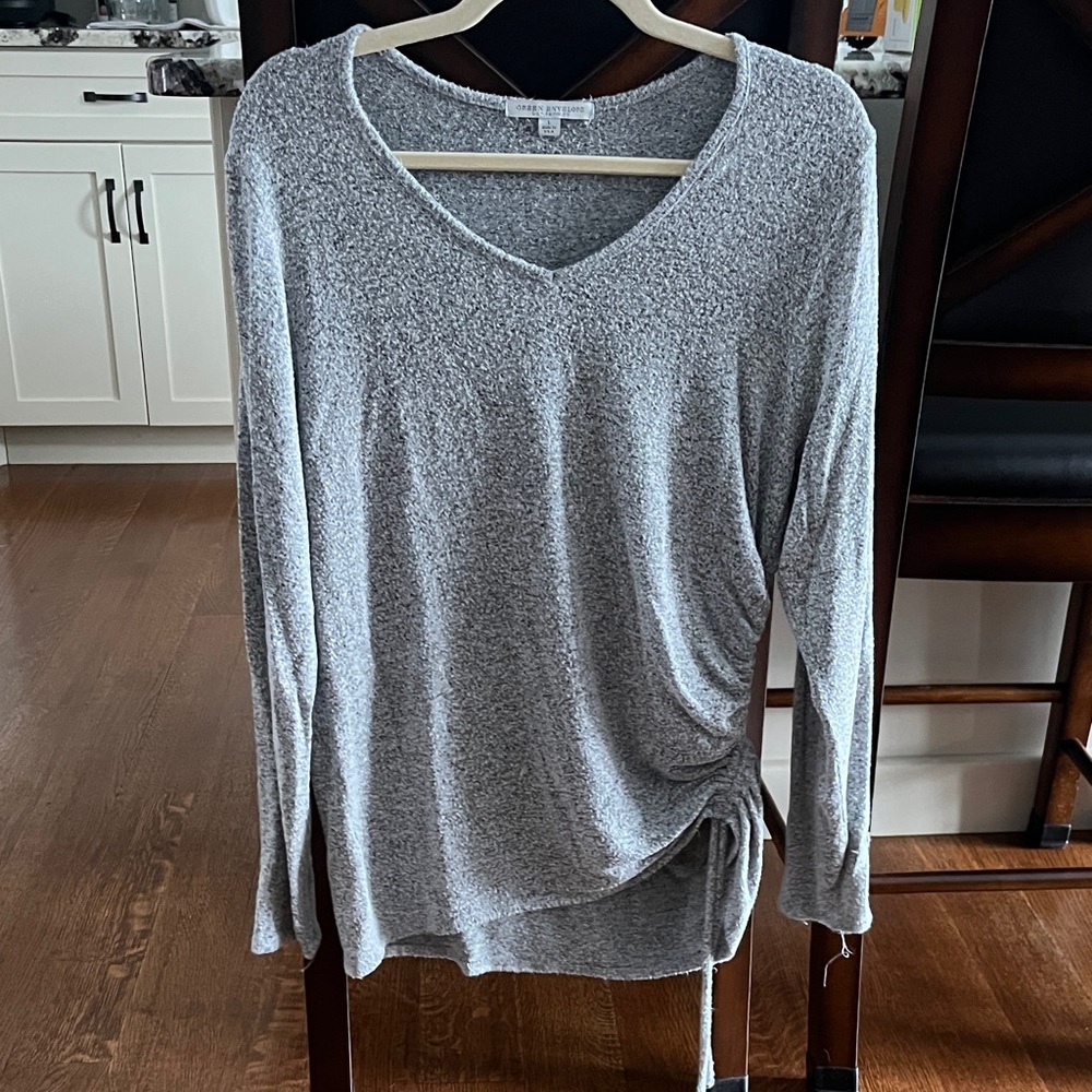 Green Envelope Gray Long Sleeve V-Neck Top